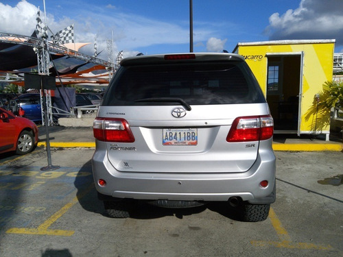 Imagen 5 de 14 de Toyota Fortuner