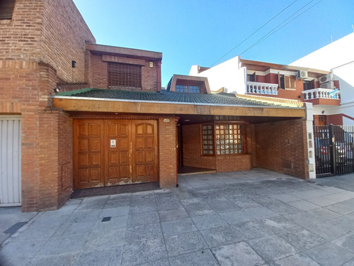 Venta Casa-  6 Amb.  - Villa Devoto -oportunidad