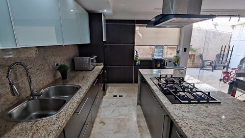 Imagen 3 de 14 de Espectacular Townhouse En Urb Rincón Neg.04244083310 Rg