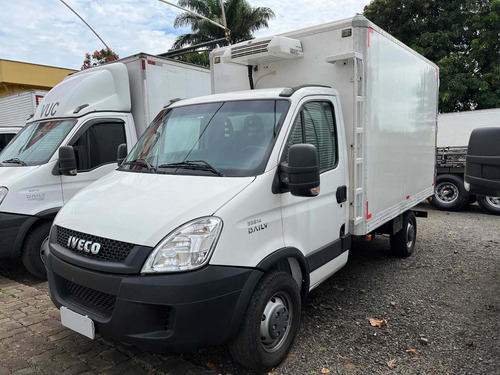 Imagem 2 de 10 de Iveco 35s14 - 2017 - Refrigerada -15º - Único Dono