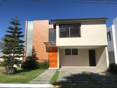 Imagen 1 de 30 de Casa En Venta En Fraccionamiento Xochitlcali
