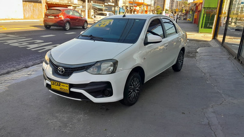 Toyota Etios 1.5 X Plus 16v 4p