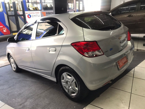 Imagem 5 de 9 de Chevrolet Onix Joy