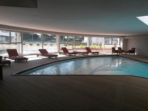 Venta De Apartamento 2 Dormitorios En Brava, Punta Del Este.