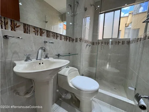 Apartamento En Modelia Occidental Rah Co: 25-142