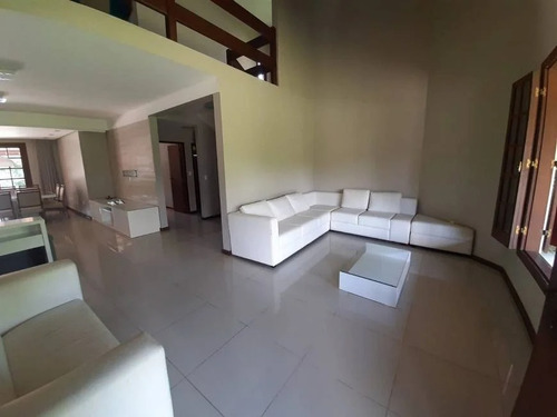 Imagem 10 de 18 de Casa 5/4 Á Venda Com Piscina Privativa E Enorme Jardim No Condomínio Encontro Das Águas. Ca00329