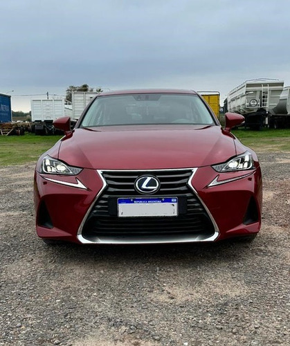 Lexus IS 300h Luxury