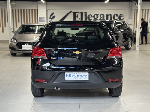 Chevrolet Onix 1.4 MPFI LTZ 8V FLEX 4P MANUAL