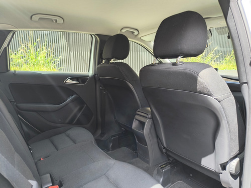Mercedes Benz B 180