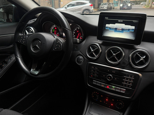 Mercedes-Benz Classe GLA 1.6 Style Turbo Flex 5p