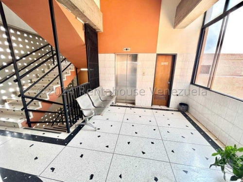 Milagros Inmuebles Edificio Venta Barquisimeto Lara Zona Centro Economica Residencial Economico Comercial Código Inmobiliaria Rent-a-house 24-27339