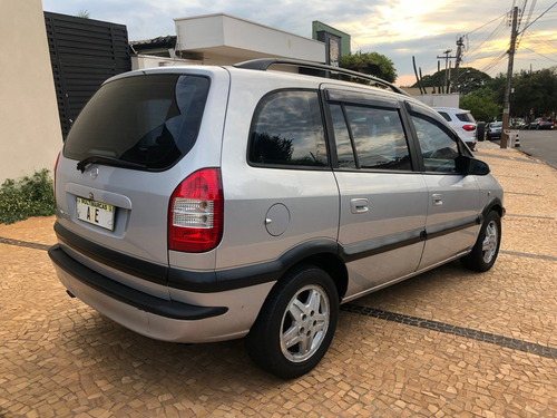 Imagem 4 de 8 de Chevrolet Gm Zafira 2.0 Prata 2001