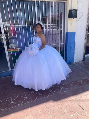 Vestido De Xv Años Color Blanco Con Detalle Plata Talla M-xl en venta en  Juárez Chihuahua por sólo $ 7,  Mexico