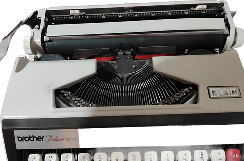 Máquina De Escrever Elgin Brother Deluxe 1350 Ano 1969 (Usado)
