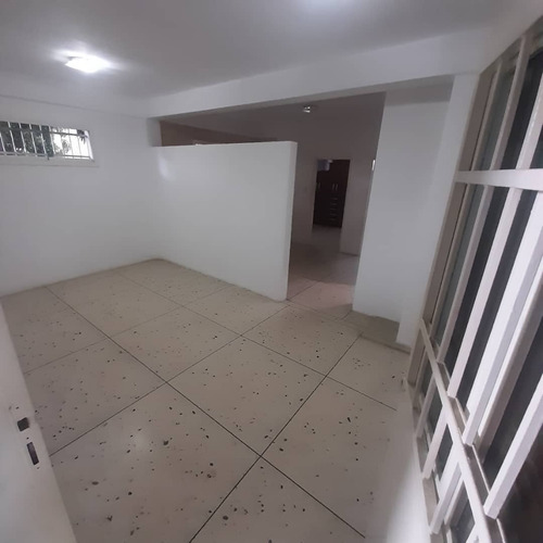 Apartamento En Alquiler/ Sector El Piñonal Maracay/ Pg1112