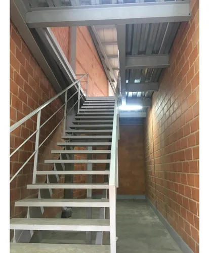 Bodega En Arriendo San Juan Segundo Piso