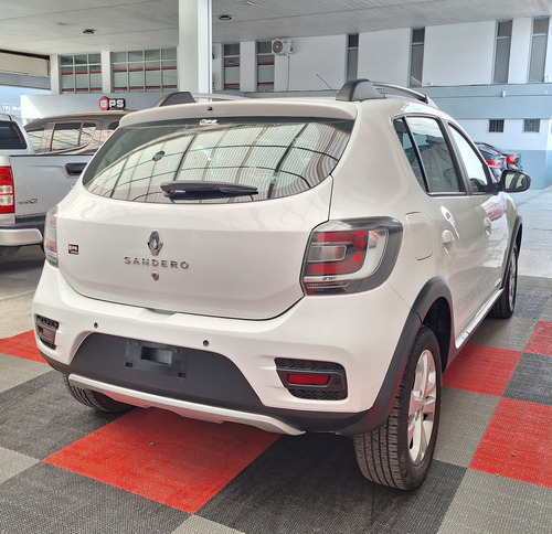 Renault Sandero Stepway 1.6 Privilege 105cv