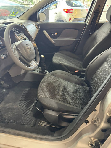 Renault Logan 1.6 Expression Hi-power 4p