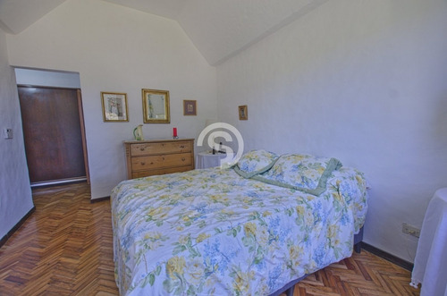 Casa De 4 Dormitorios Con Piscina Climatizada En Alquiler- Ref: 3378