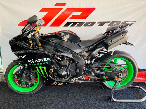 Yamaha R1 2013 Preta