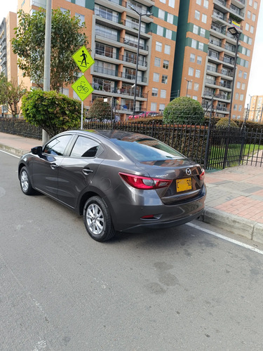 Mazda 2 Sedan 1.5 Touring At