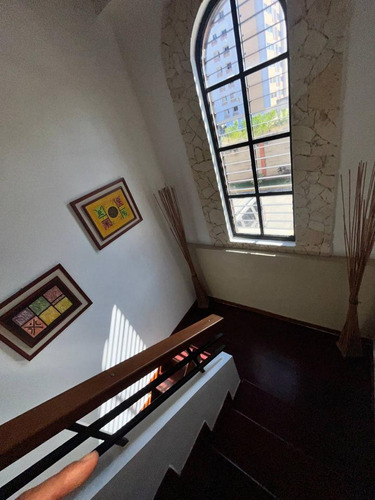 En Venta Town House Mañongo Res. Las Trinitarias (lp)