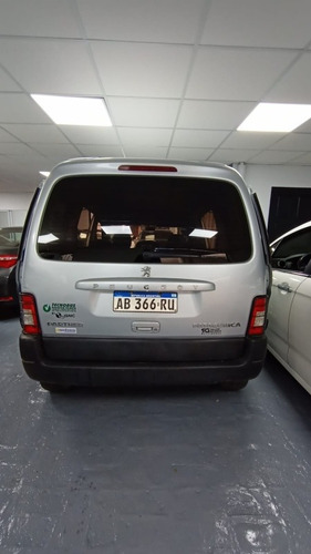Imagen 9 de 12 de Peugeot Partner Patagónica 2017 1.6 Vtc Plus 115