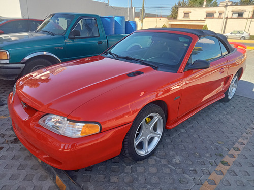Mustang Convertible V6 Estándar