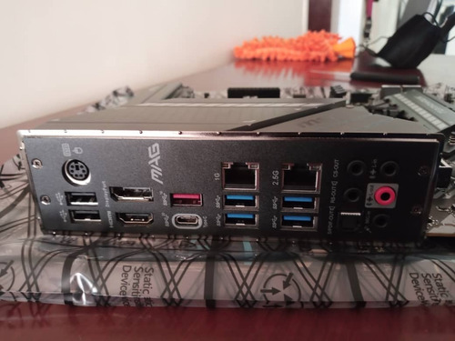 Imagen 3 de 5 de Msi Z490 Thomahawk Nuevas A Buen Precio