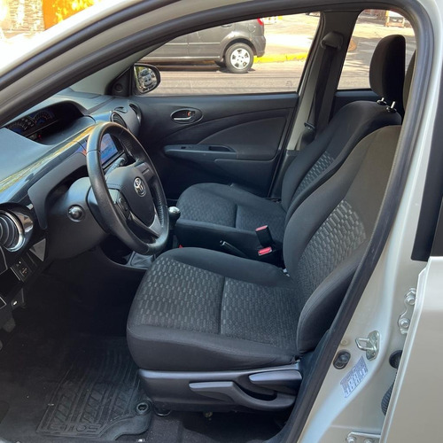 Imagen 13 de 25 de Toyota Etios 1.5 Xls