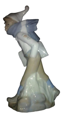 Porcelana Casades Estudiante Invernal , 22 Cmtrs (Usado)