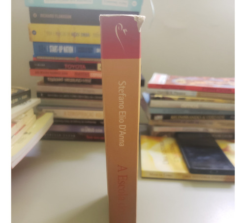 A Escola Dos Deuses: Formação De Líderes Na Nova Economia - Elio D'anna - Português - Novo Século - 1ª Edição - Volume 1 - Grande - Com Índice - 2019