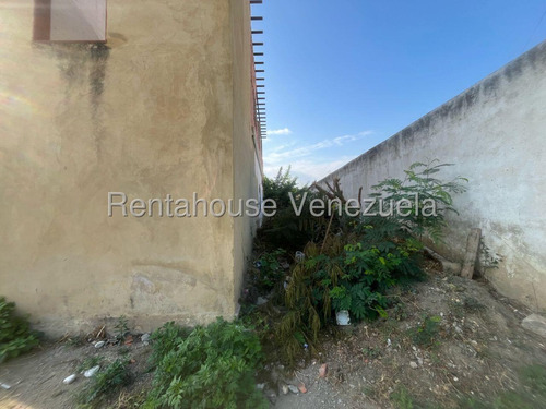 Venta Casa En Cabudare En Obra Gris, Ubicada En Un Urbanismo Cerrado Con Seguridad ,urb La Montanita Katty Vasquez Kv- Cod 25 -19913