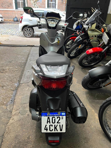 Imagen 10 de 22 de Kymco People 300 Gti 2017 U Dño Serv Off Permuto