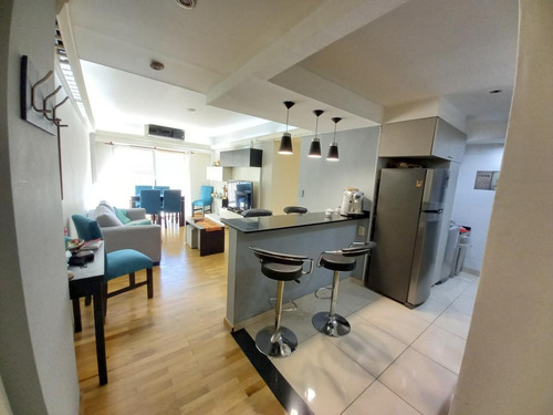 Imagen 4 de 16 de Venta- Luminoso- Departamento- Reciclado- 4 Ambientes- Caballito- 1 Cuadra De Riv.