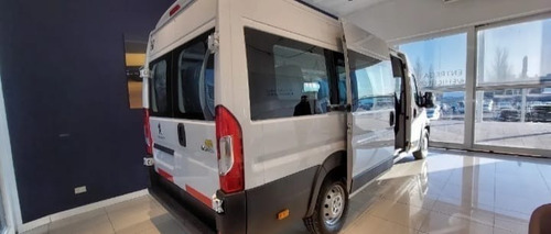 Imagen 3 de 17 de Peugeot Boxer Premiun Hdi 440 Minibus 17 + 1