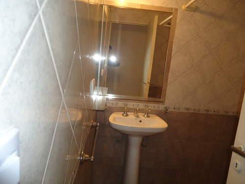 Los Naranjos Excelente Vivienda Sobre Calle Principal , Zona Comercial