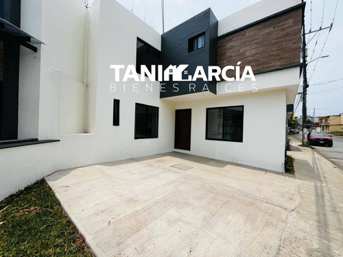 Vendo Casa Nueva, Moderna En Fortín, Con Doble Cochera.