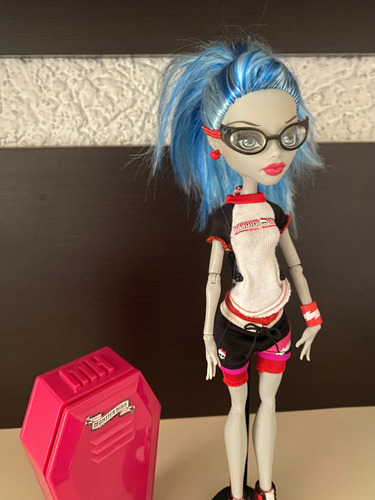 Monster High Ghoulia Yelps Physical Deaducation (Usado)