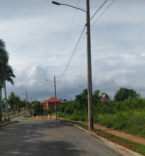 Vendo Solares En La Av. Ecológica Y Marginal La Américas, Santo Domingo Este En Residencial Cerrado, República Dominicana 