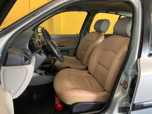 Renault Clio Sedan Expression 1.0 16v