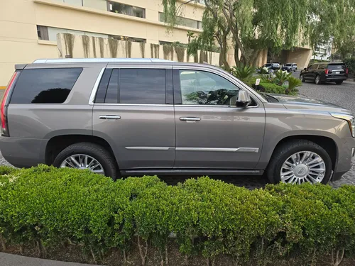 Cadillac Escalade 6.2 Plinum 4x4 At