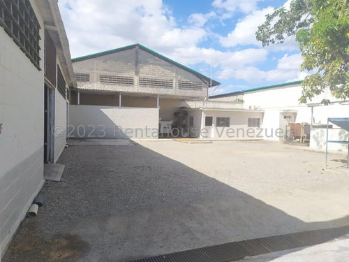 Galpón En Venta Zona Industrial 1 Barquisimeto Kenlimar Nieto 23-22033