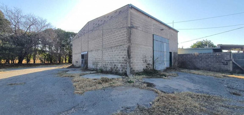 Imagen 3 de 9 de Villa Esquiu - Av. Capdevila Km 8.5 - Casa Quinta En Venta