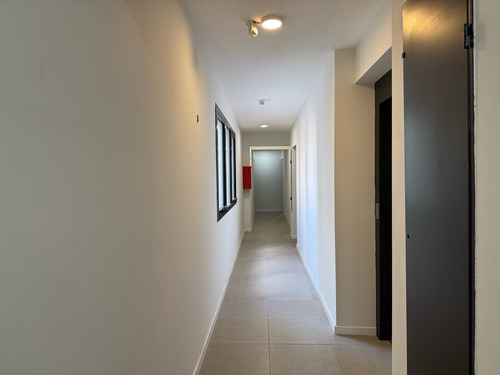 Departamento En Venta 1 Dormitorios Con Balcón Y Cochera! Barrio Martin