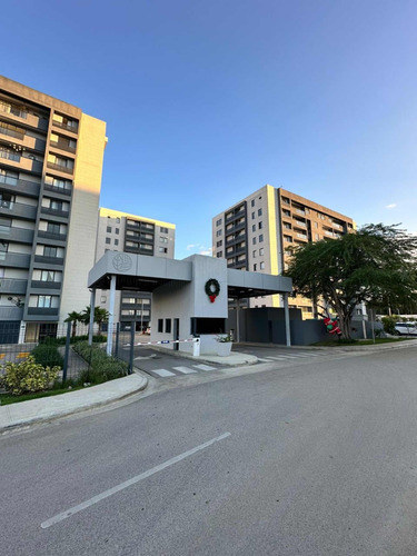 Vendo Amplio Apartamento En La Avenida Hispanoamericana