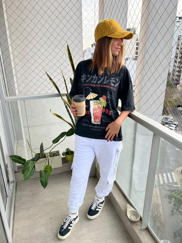 Remera The Rock Moom Oversized Estampa Trago Negro Unisex