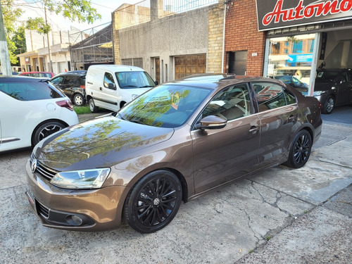 Volkswagen Vento 2.0 Sportline Tsi 200cv Dsg