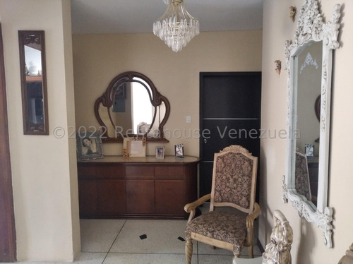 José Trivero Vende Vende Espectacular Quinta Con Acabados De Lujo. Cuenta Con Parrillera Y Balcon