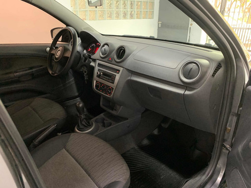 Imagen 9 de 13 de Volkswagen Voyage 1.6 Comfortline 101cv 2013